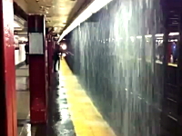 嫌すぎる駅。大雨で電車とホームの間に滝ができて電車から出れないｗｗｗ
