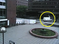 オスロ爆弾事件で犯人が爆弾を積んだトラックを駐車する様子が公開される