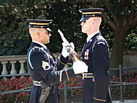 「無名戦士の墓」の護衛兵交代の儀式がなんか凄い。アーリントン国立墓地