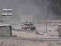 戦車に撃たれたカメラが撮影した凄いビデオ。スローで大砲の弾が見える。