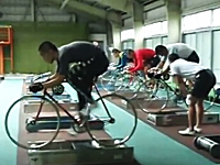 競輪選手SUGEEEEE！という練習風景。ローラー台で足がハイカム残像ｗｗ